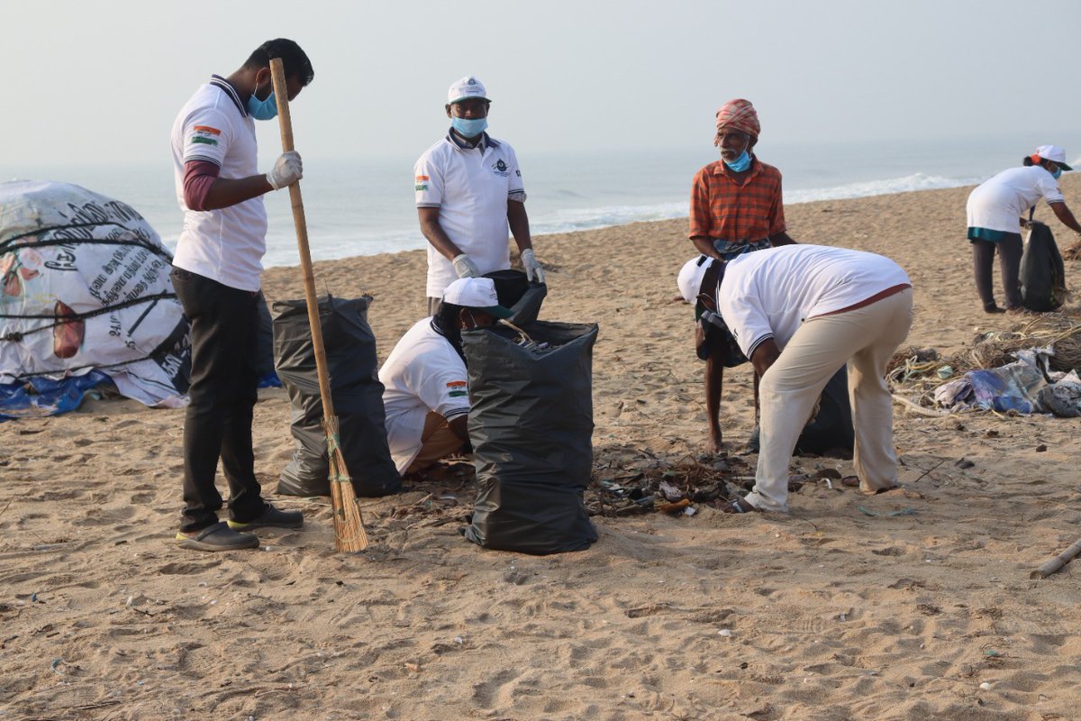 SharanaOfficial's tweet photo. This Sunday, the Puducherry GST office &amp; team Sharana organised a collaborative cleaning camp at the Kanagachettikulam beach with 100+ members participating. It was wonderful to see also local residents join us in this endeavour of conscious collective action. What an experience! https://t.co/3BuxzQJRj6