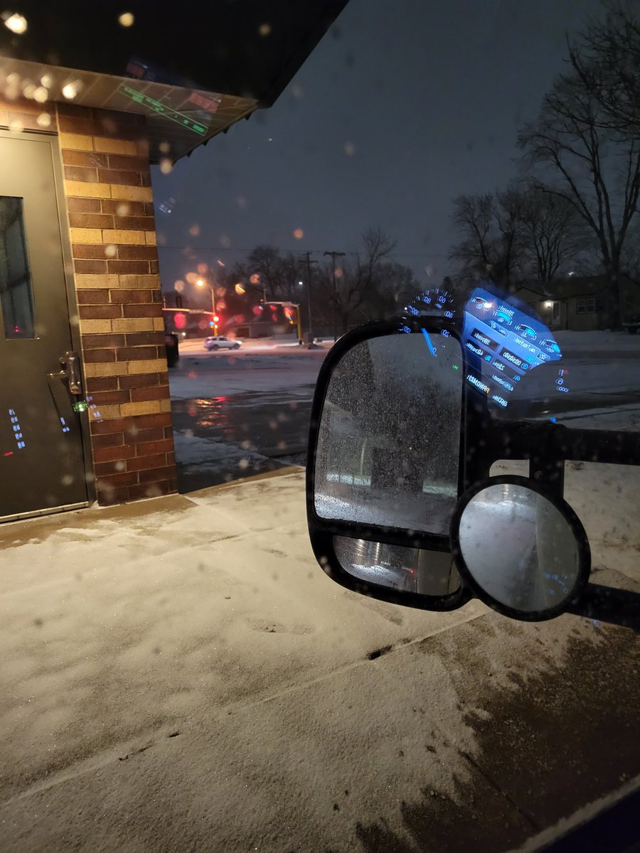 cmrgates's tweet photo. @alicialewisKARE @kare11 My view from work this morning! https://t.co/GiXnfeH791