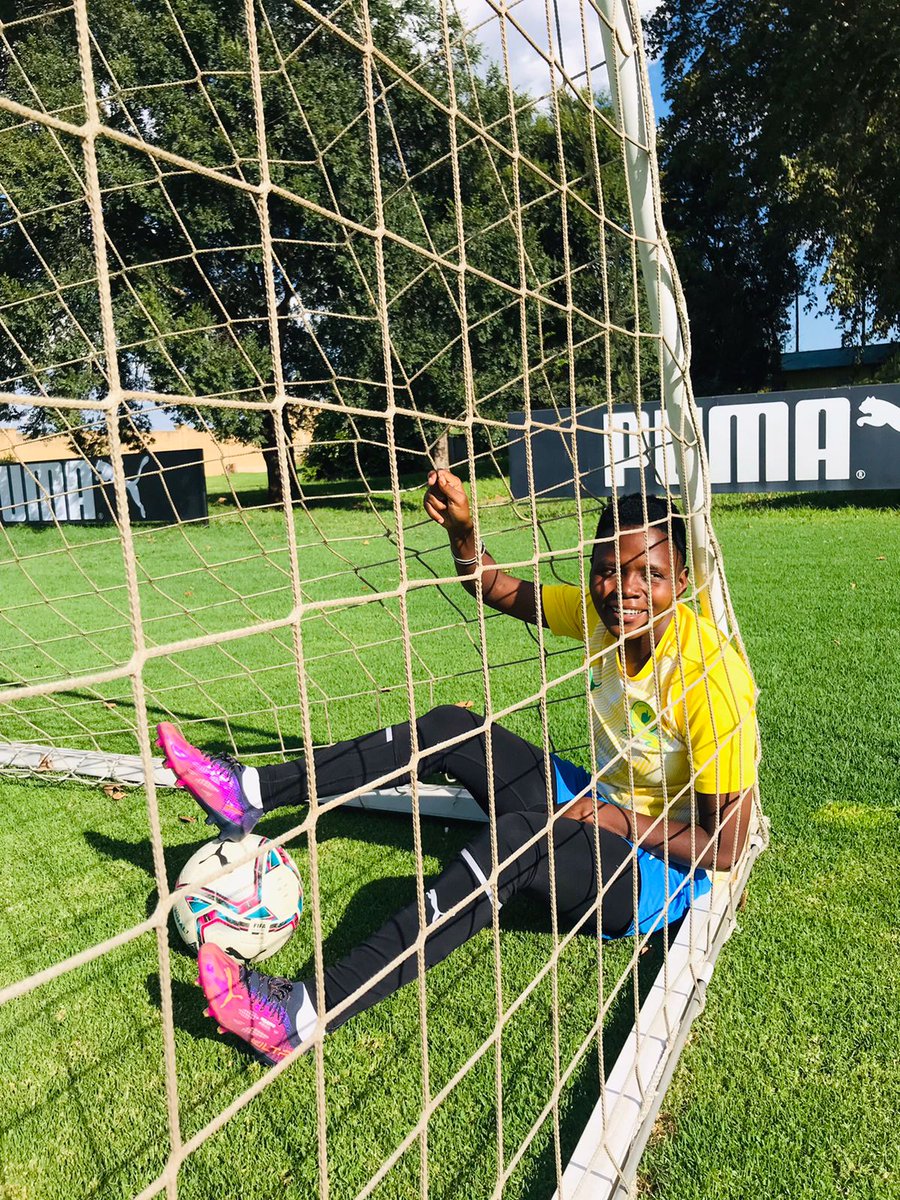 RhodaMulaudzi09's tweet photo. Flare on my mind, ULTRAs on my feetπ₯ #Bringtheheat #Flarepack #PumaUltraWomen #PumaUltra https://t.co/KkigvhI6Vq