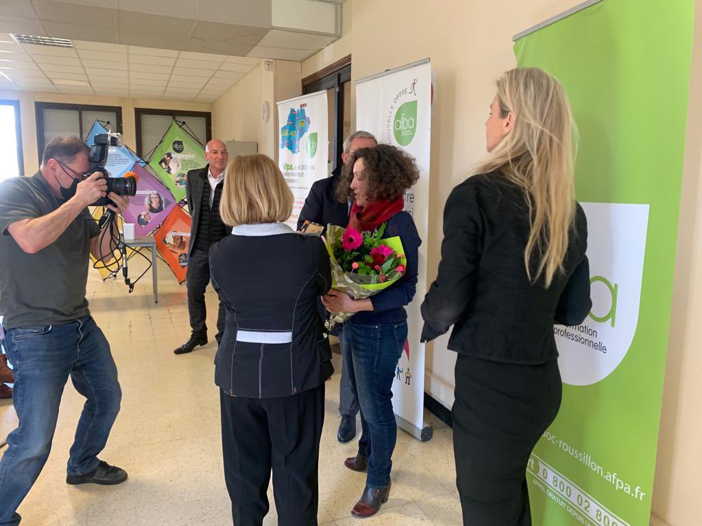 Afpa_Occitanie's tweet photo. 🏆 #ENDIRECT de Nîmes, où Céline HUSSON, 3ème lauréate régionale des Trophées Métiers pour Elles, reçoit son prix des mains de Florence BARRAL-BOUTET, @BogardCelia, Alain MAHÉ et Dominique COSTIOU. 
Merci à @F3OccitanieLR d’immortaliser cet instant ! 
@Afpa_Formation https://t.co/98nlXDigy0