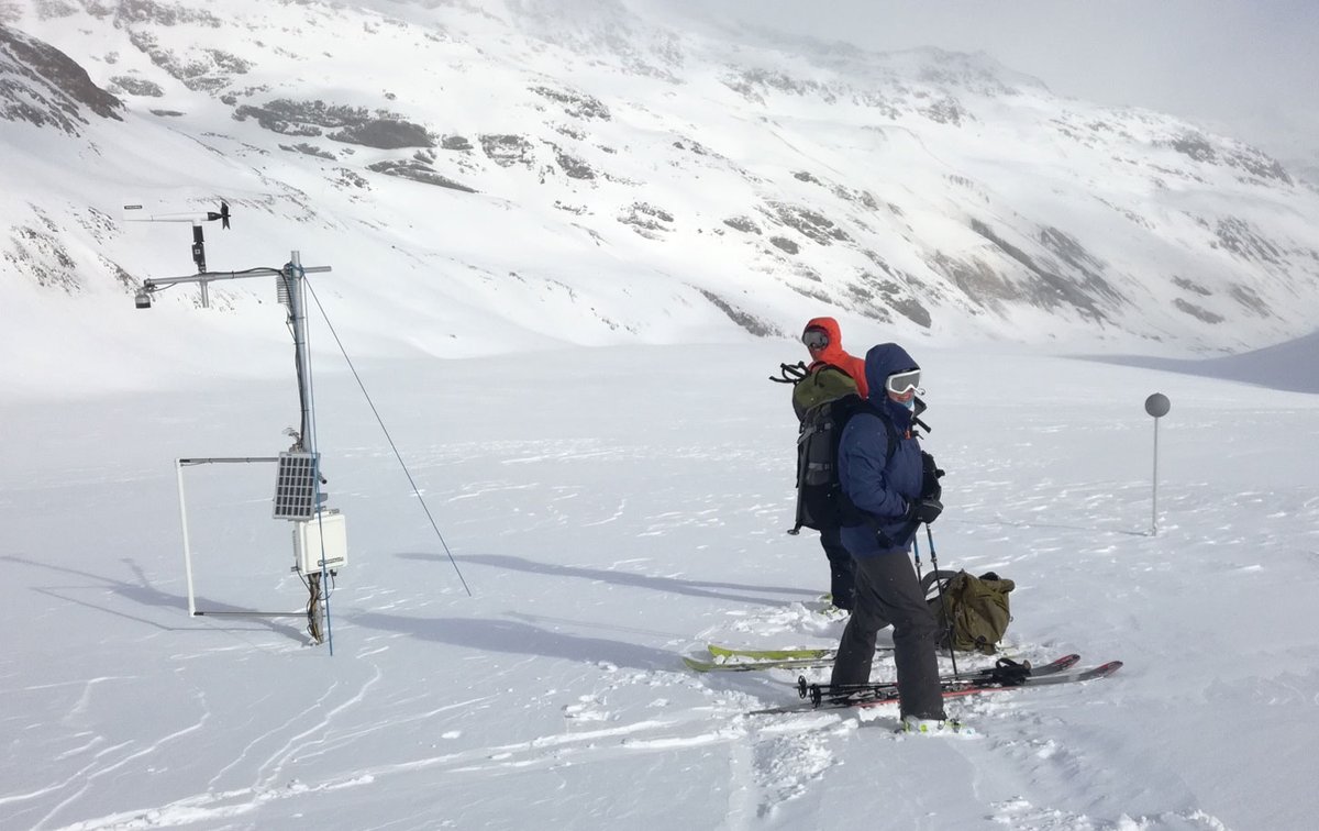 uniinnsbruck's tweet photo. Brigitta Goger vom Institut für Atmosphären- und Kryosphärenwissenschaften entwickelt in einem @FWF_at -Projekt neue, hochauflösende Modelle, die den Wandel der #Gletscher im Detail nachvollziehen lassen: https://t.co/In2CdTvPt9 @uibk_climate #Klimawandel #ibktwit https://t.co/HQ76KqGsjt