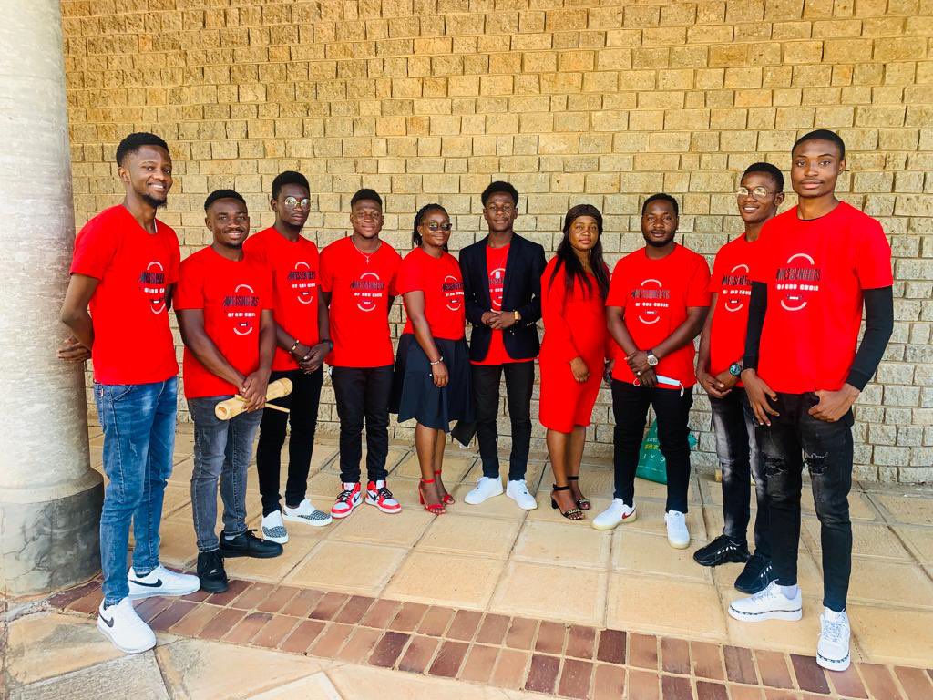 cecau_'s tweet photo. Ce dimanche 20 Février notre chorale #MessagersDeDieu a été invité au culte de la communauté #CongolaiseAngolaise 🇨🇩🤝🇦🇴 https://t.co/sHbc1N0901