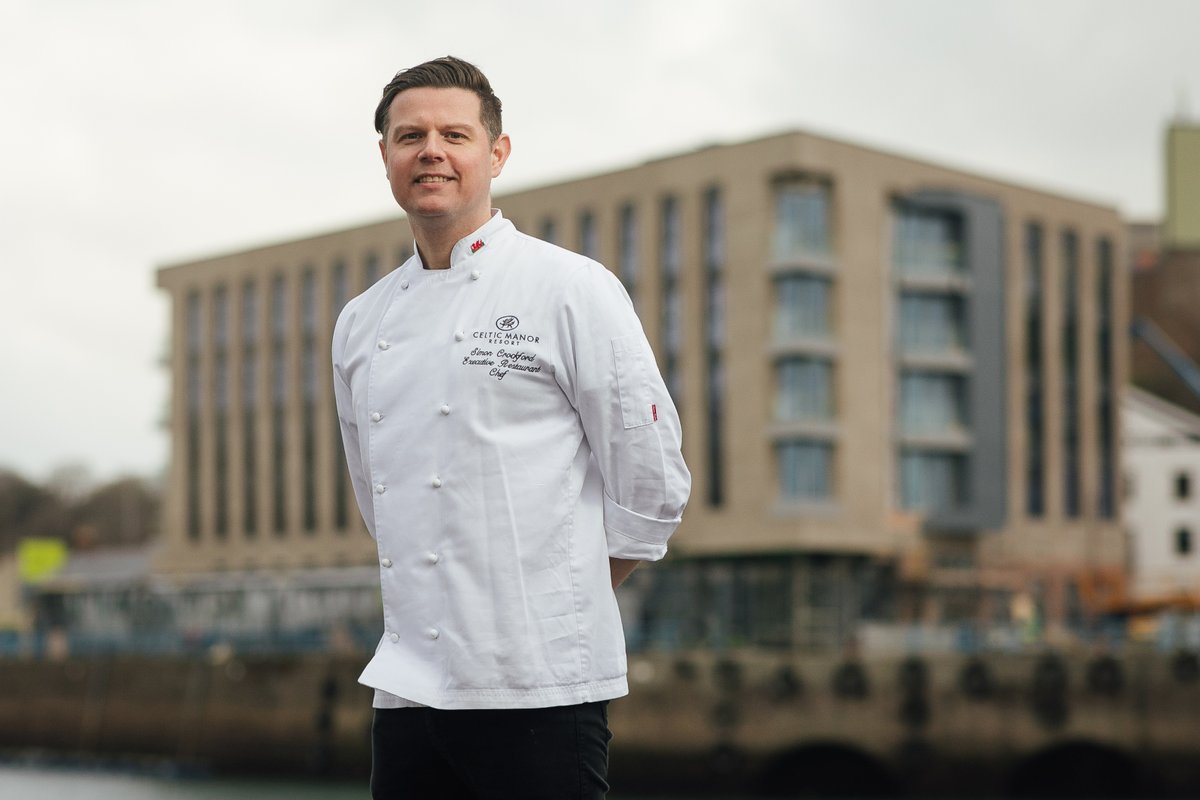 Meet Sy Crockford, Executive Head Chef at dulse. 👋 Sy’s passion for local produce has shaped the menu at dulse, where you can experience the best in fresh seafood and local meat. Book an unforgettable experience <a href="/TyHotels/">Tŷ Hotels</a> Milford Waterfront #TyByTheSea: ty-hotels.com/destinations/m…