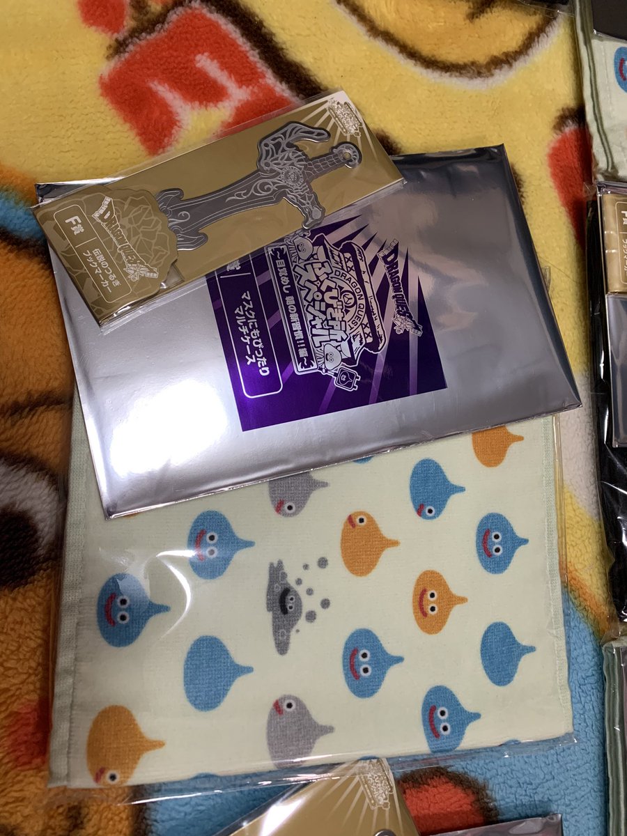 kanegon_games's tweet photo. @KgNWglsQesEXsro くまさん！
おめでとうございます🎉㊗️
この中から3点ワンセットをランダムで送らせてもらいます！
落ち着いてからDM送ります😍 https://t.co/k675zJ5eJt