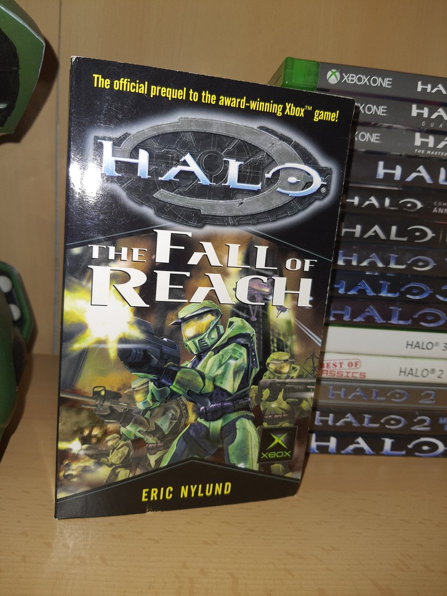 EUGeometry117's tweet photo. Being able to look back to the origins of the Halo story is awesome. Considering the fact that I love the Halo Combat Evolved, this book is a real paradise for readers like me 📖👁️
#HaloBook #Halo https://t.co/2h7EwrxmsT