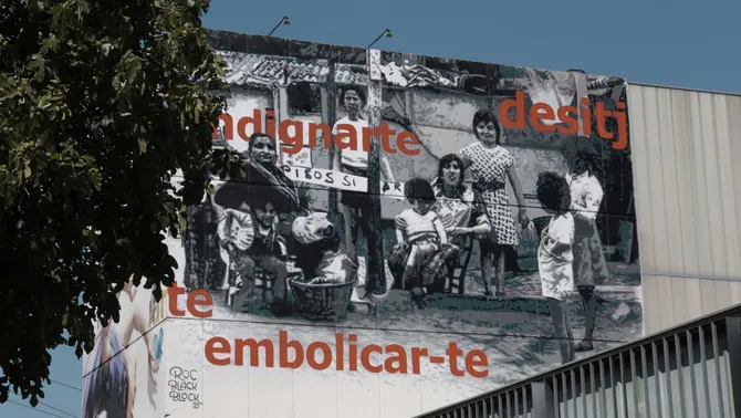 3CatCorporatiu's tweet photo. La sèrie documental #LaPellDelsMurs33 mostra el procés de creació d'un mural de @rocblackblock que reivindica la memòria històrica a l'@ateneu9b, a Barcelona, en un documental de @Xavier_Artigas 

📺 Avui, dimarts, a les 22.15, al @canal_33 

➡️ https://t.co/8XjbgAWQx1 https://t.co/WyilEOJfvG