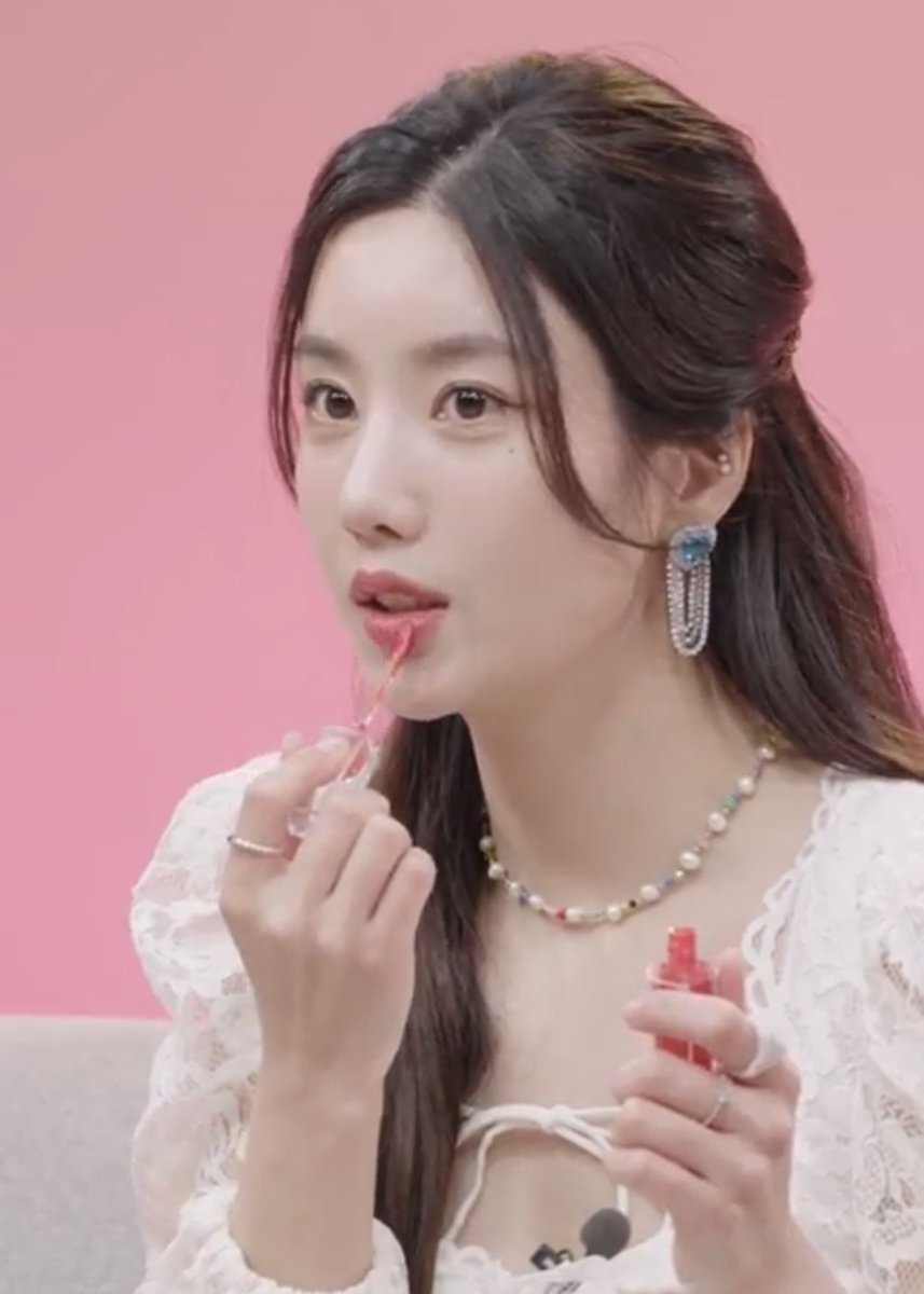kwoneb_capture's tweet photo. 💋 https://t.co/dLRpqE9nqd