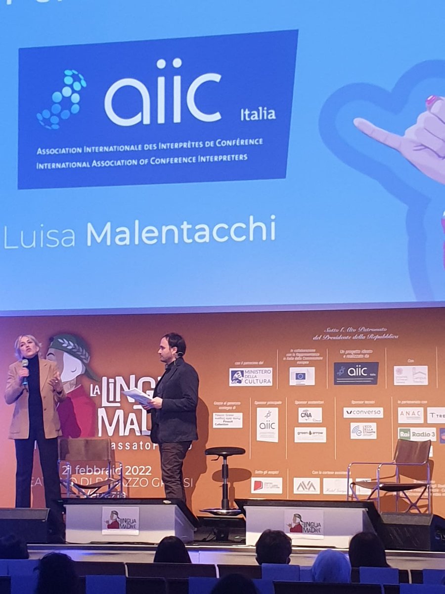 interpreticonf's tweet photo. Ieri a Venezia, Palazzo Grassi, #interpreticonferenza  presenti al convegno #lalinguamadre  insieme a tanti colleghi AIIC d'Italia. Fra i relatori S. Marrone, già presidente AIIC, G. Francia, presidente e L. Malentacchi vice-presidente. https://t.co/r1WPchcDnz