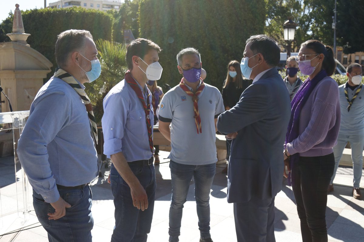 SerranoJAntonio's tweet photo. Celebramos por primera vez en el @AytoMurcia el Día Mundial del Pensamiento Scout.

En #Murcia este movimiento está muy arraigado desde hace décadas. Vuestros valores acompañan a muchos jóvenes, convirtiéndolos en personas íntegras.

Gracias por esa gran aportación a la sociedad. https://t.co/yD81K8Zx2u
