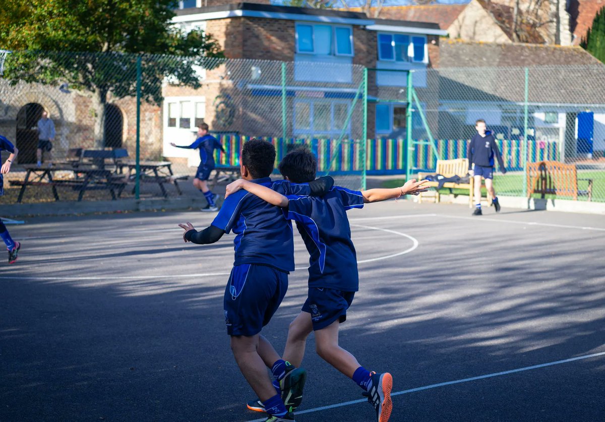 LancingPrepWthg's tweet photo. We are so looking forward to welcoming prospective families to our Prep School Open Evening on Thursday. 
If you have not yet booked your place, please click here: https://t.co/K5xXnssGLu #openevening #prepschool #lovelearning #bekind #gooutintotheworldanddogood https://t.co/2LpKgvzFQP