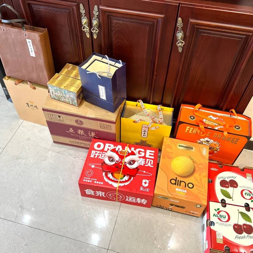 ycw1114's tweet photo. My father's friend has become a grandfather, and I will give gifts to my friends with my father. I wish everyone happiness https://t.co/Js5CGdwA8c