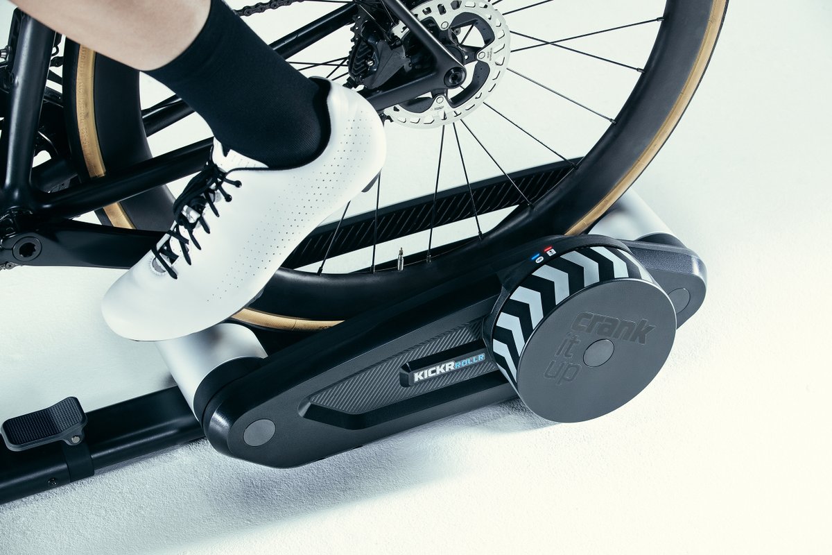 WAHOO heeft vandaag een rollerbank aan zijn assortiment toegevoegd. Het bedrijf, dat we onder meer kennen van de smart trainers en fietscomputers, brengt de KICKR ROLLR op de markt. 

wielerflits.nl/materiaalzone/… 

#Wahoo #WahooKickr #Rollerbank <a href="/wahoofitness/">Wahoo</a>