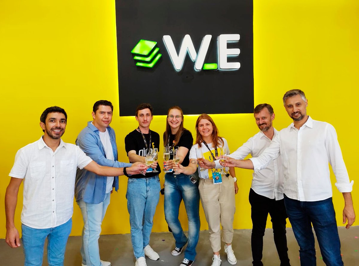 girafa's tweet photo. Como é bom comemorar as conquistas dos nossos parceiros! 🥂 Mais um projeto da WLE Soluções em Software que ficamos felizes em fazer parte. 😍 Na semana passada foi inaugurada na empresa uma sala de integração idealizada pela diretoria da WLE especialmente para seu time. 👏🏻🦸🏻‍♂️🦸🏼‍♀️ https://t.co/KjSKjQYx0o