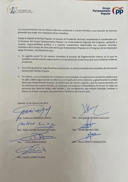 RosaOA6's tweet photo. Es rito de los parlamentarios del PPodrido 🙈🙉🙊⛔💩 https://t.co/C6do2VJe9J