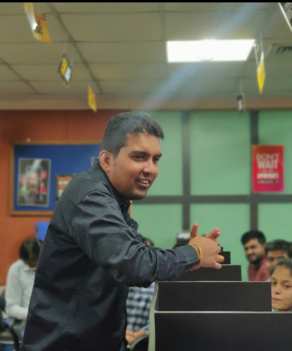 𝐇𝐞𝐚𝐥𝐭𝐡𝐲 𝐌𝐢𝐧𝐝𝐬 𝐡𝐚𝐯𝐞 𝐇𝐞𝐚𝐥𝐭𝐡𝐲 𝐃𝐢𝐬𝐜𝐮𝐬𝐬𝐢𝐨𝐧𝐬
Standing for the team and standing with the team leads to exchange of positivity. When it's not the vision of me but the vision of us, we definitely reach our goals. Love thy Pride.