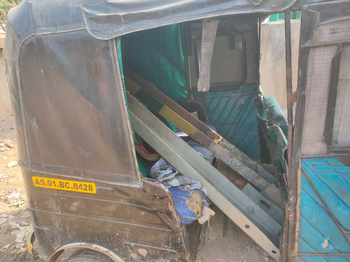 GuwahatiPol's tweet photo. An EGPD team from Dispur PS arrested 2 persons, namely,  Krishna Nath &amp; Bijoy Biswakarma, both from Khanapara, after they were caught while carrying stolen items. 

Legal action has been initiated. https://t.co/N32ksgrO08