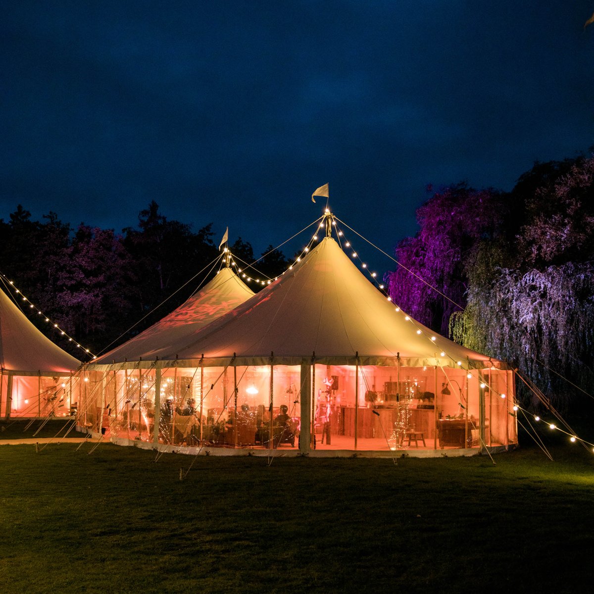 How stunning is this amazing @originalmarquees 😍

#Details #Marquees #Wedding #AttentionToDetail #SetUp #EveningReception #Flowers #SoJoKitchen

📸 - @gyangurungphoto