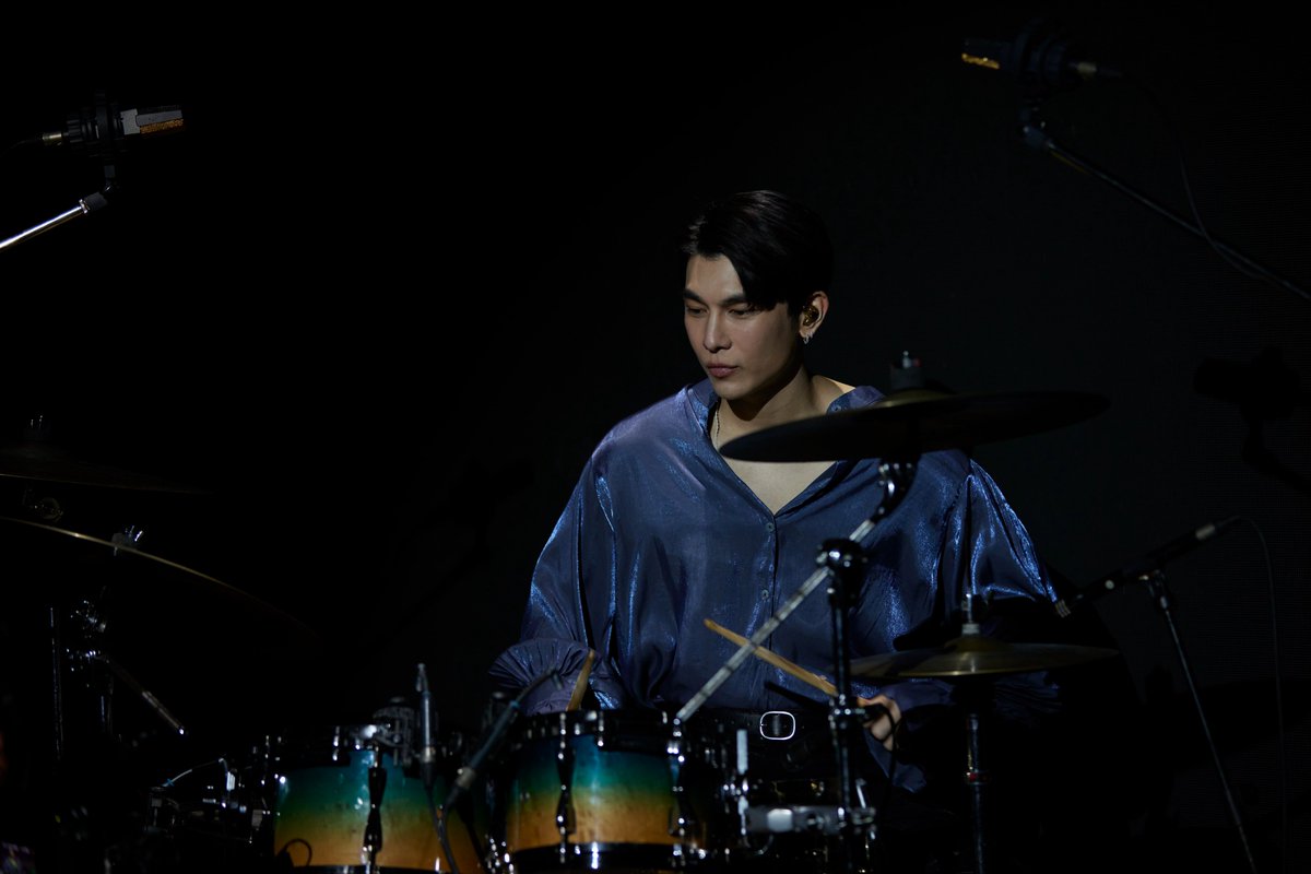 hisoparty's tweet photo. MEW SUPPASIT B. DAY LIVE CONCERT ‘MADE FOR TWO’ คอนเสิร์ตที่มากกว่าคอนเสิร์ต เพราะรวมทั้งความสนุก ความสุข และความอบอุ่น ไว้ในที่เดียว…
อ่านต่อ และดูภาพเพิ่มเติมได้ที่ : https://t.co/lydBm74kEe
#MEWMADEforU
#MewSuppasit
#MewSuppasitStudio
#Mewlions
#HiSoParty https://t.co/Hb1NTlVhbO