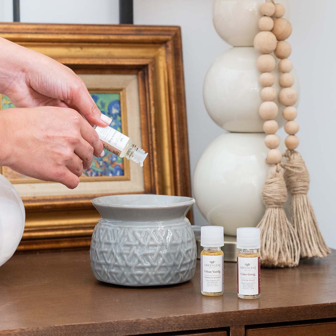 greenleafgifts's tweet photo. Pick your favorite Greenleaf Wax Bars and warm them in our neutral gray warmer that looks lovely in your bedroom, bathroom, living room, and beyond. Shop Now: https://t.co/gsEY7CgJsm https://t.co/ove4Y0QxPp
