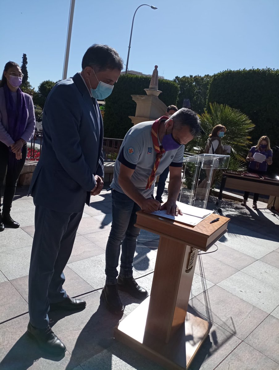 asde_exmu's tweet photo. ¡Estamos celebrando por todo lo alto el día del #PensamientoScout y #DíaDelFundador con el @AytoMurcia y con @MscMurcia Firma de convenios, entrega de placas a los Grupos Scouts del municipio, izado de la bandera de los scouts… entre otras iniciativas. #JuntosEsMejor https://t.co/vdkQAbXUuN
