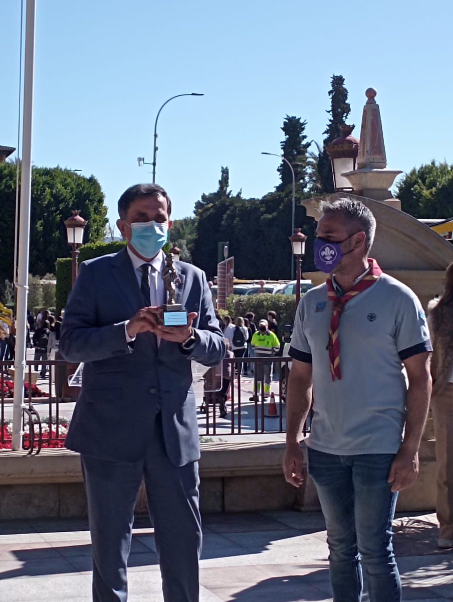 asde_exmu's tweet photo. ¡Estamos celebrando por todo lo alto el día del #PensamientoScout y #DíaDelFundador con el @AytoMurcia y con @MscMurcia Firma de convenios, entrega de placas a los Grupos Scouts del municipio, izado de la bandera de los scouts… entre otras iniciativas. #JuntosEsMejor https://t.co/vdkQAbXUuN