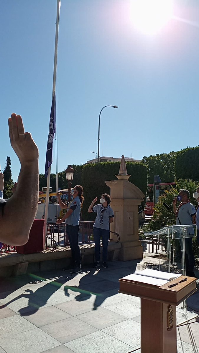 asde_exmu's tweet photo. ¡Estamos celebrando por todo lo alto el día del #PensamientoScout y #DíaDelFundador con el @AytoMurcia y con @MscMurcia Firma de convenios, entrega de placas a los Grupos Scouts del municipio, izado de la bandera de los scouts… entre otras iniciativas. #JuntosEsMejor https://t.co/vdkQAbXUuN
