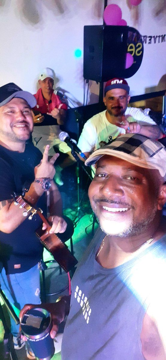 Fabiosr03's tweet photo. Meu time 🍻🎶 https://t.co/5t5MCfhB0p