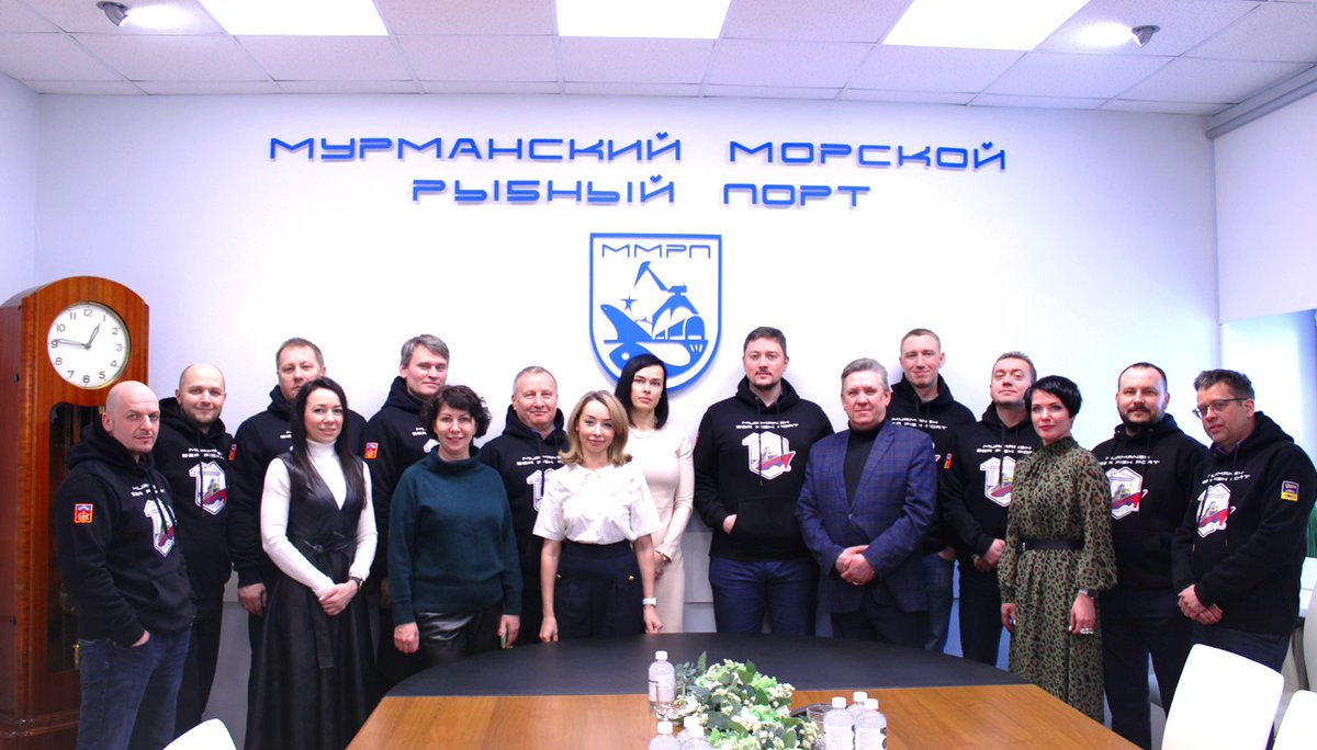 FishPort51's tweet image. В преддверии праздника, очаровательные представительницы женской половины коллектива Мурманского морского рыбного порта устроили для своих коллег настоящий февральский сюрприз. 🎉 Подробнее: mmrp.ru/news/70/s-nast…
-
#Мурманск #23февраля #Россия