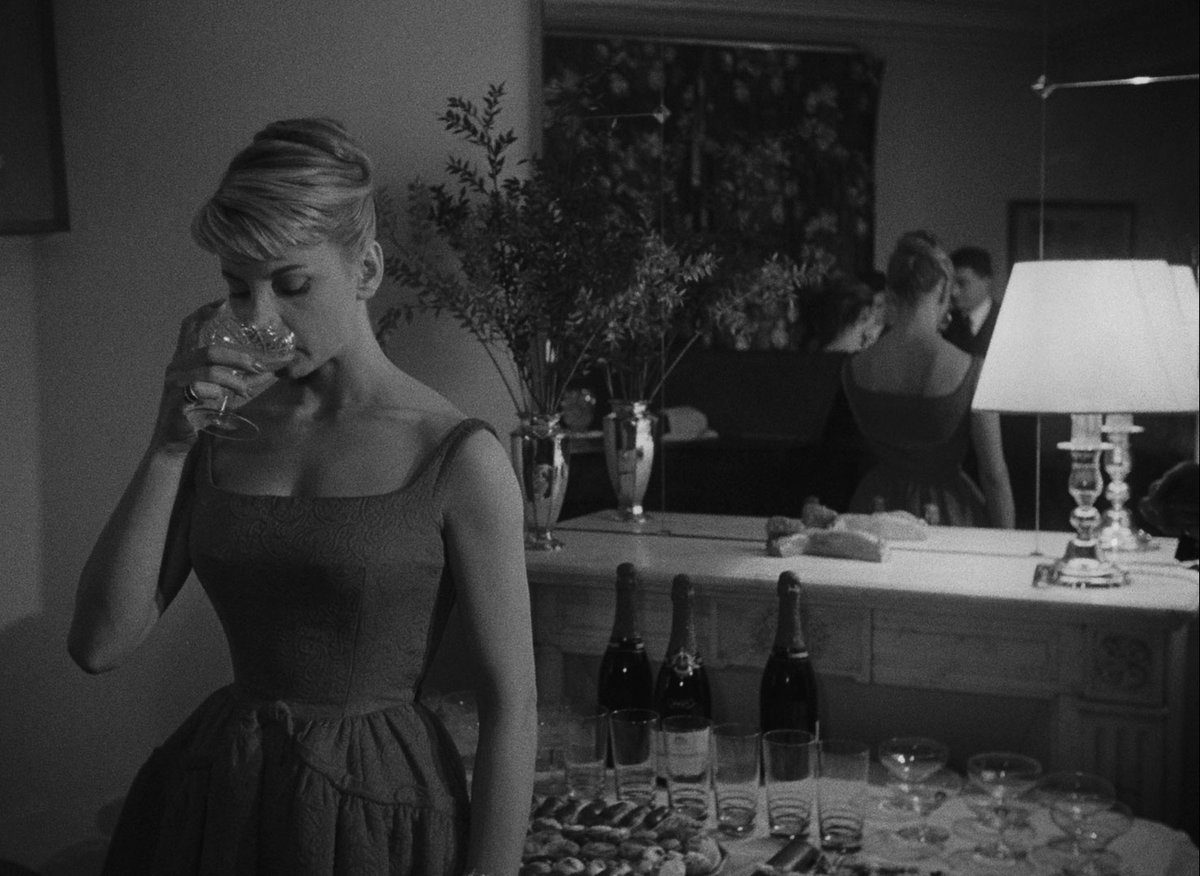 ZumzeigCinema's tweet photo. Dins el cicle #NouvelleVagueUnComienzo,  una compliació de quatre curtmetratges que inclou la única codirecció de Godard i Truffaut!
 
💫 UNA HISTORIA DE AGUA

💫 CHARLOTTE Y SU NOVIO(S), 

💫 JAQUE AL PASTOR

💫 TODOS LOS CHICOS SE LLAMAN PATRICK

🎟  https://t.co/sAMmjCnkge https://t.co/PUARXcRhIr