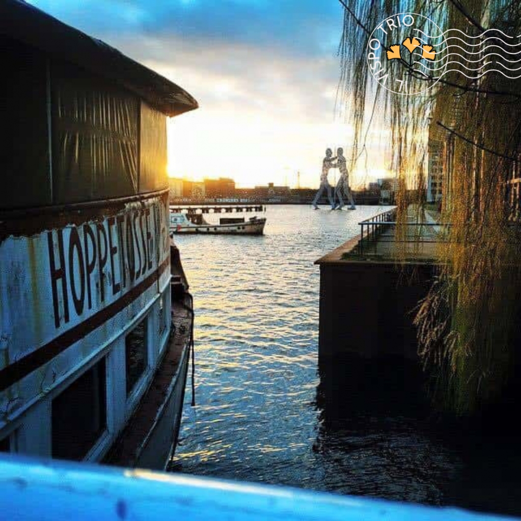 ILVISPOTRIO's tweet photo. 🇮🇹 Parliamo di viaggi e mete insolite! Musica non è solo suono. 🇬🇧 Let’s talk about travels and unusual destinations! Music is more than just sound.

Hoppetosse
Minimal house and TECHNO
Barcone sul fiume Spree, in Eichen Strasse.
La prima volta lo puoi trovare… https://t.co/UjIVykFVKr