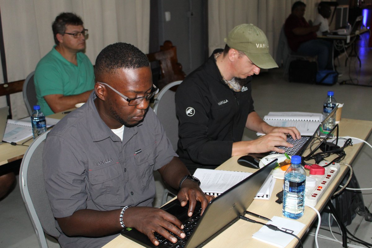 dns_business's tweet photo. Day 2 - our attendees are head down in #labwork at the #introDNStraining here in Cape Town, we're honoured to be joined by reps from @dotZADNA @vanillainternet @registerdomainssa @Africa2Lead @ZA_CR https://t.co/x1Gu3U73Ro