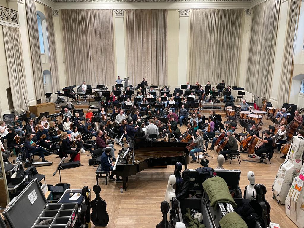 birdsonghp's tweet photo. Morning rehearsals ahead of the performance of @jlopezbellido's Piano Concerto 'Ephemerae' with @LPOrchestra @klausmakela @perianespiano. It's going to be 🔥🔥🔥 #newmusic #composer #ephemerae #musicpublishing #livemusic https://t.co/4XJh53G55t