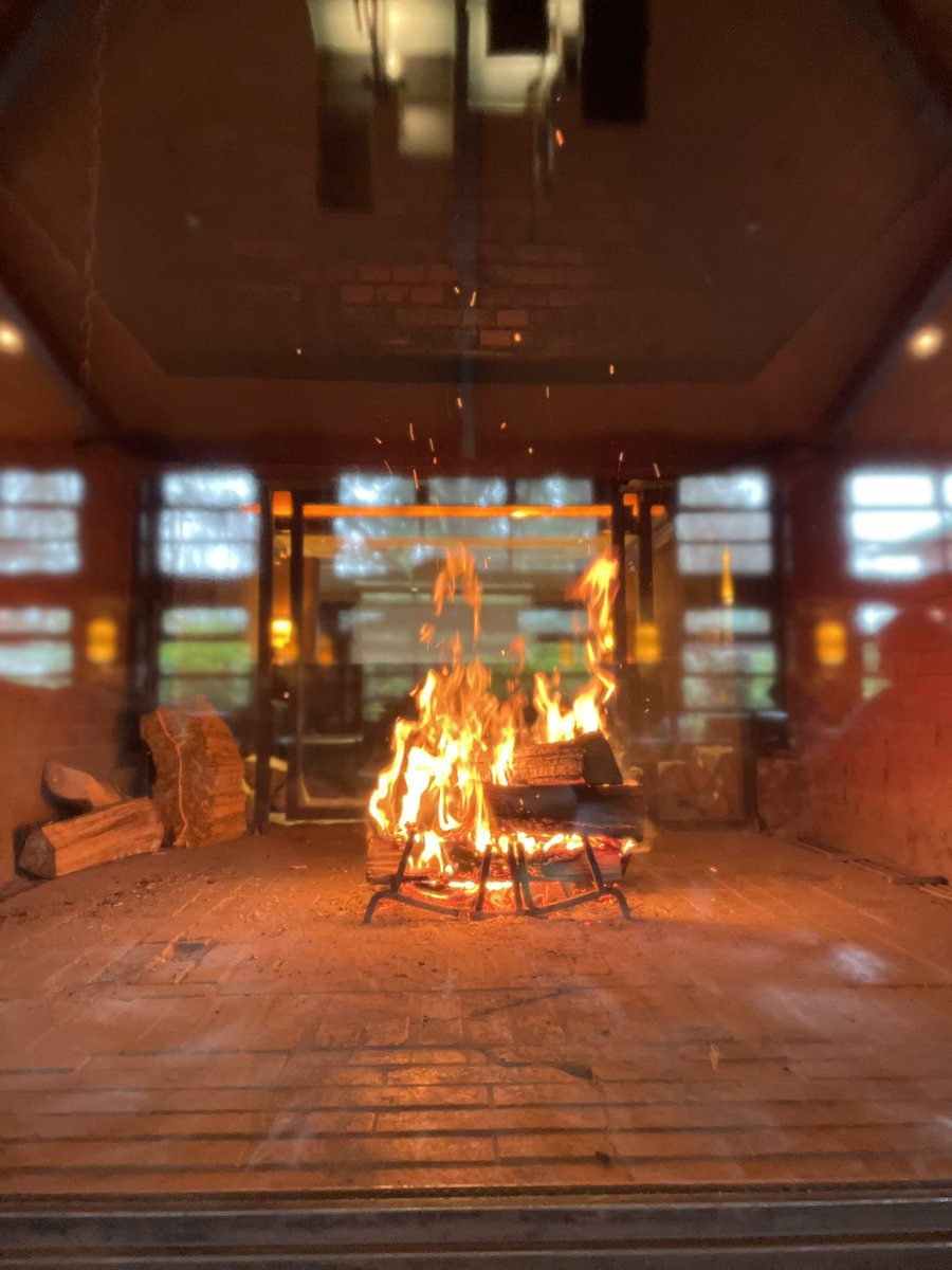 Redwood bar is one of my favourite places in the world 💚🔥