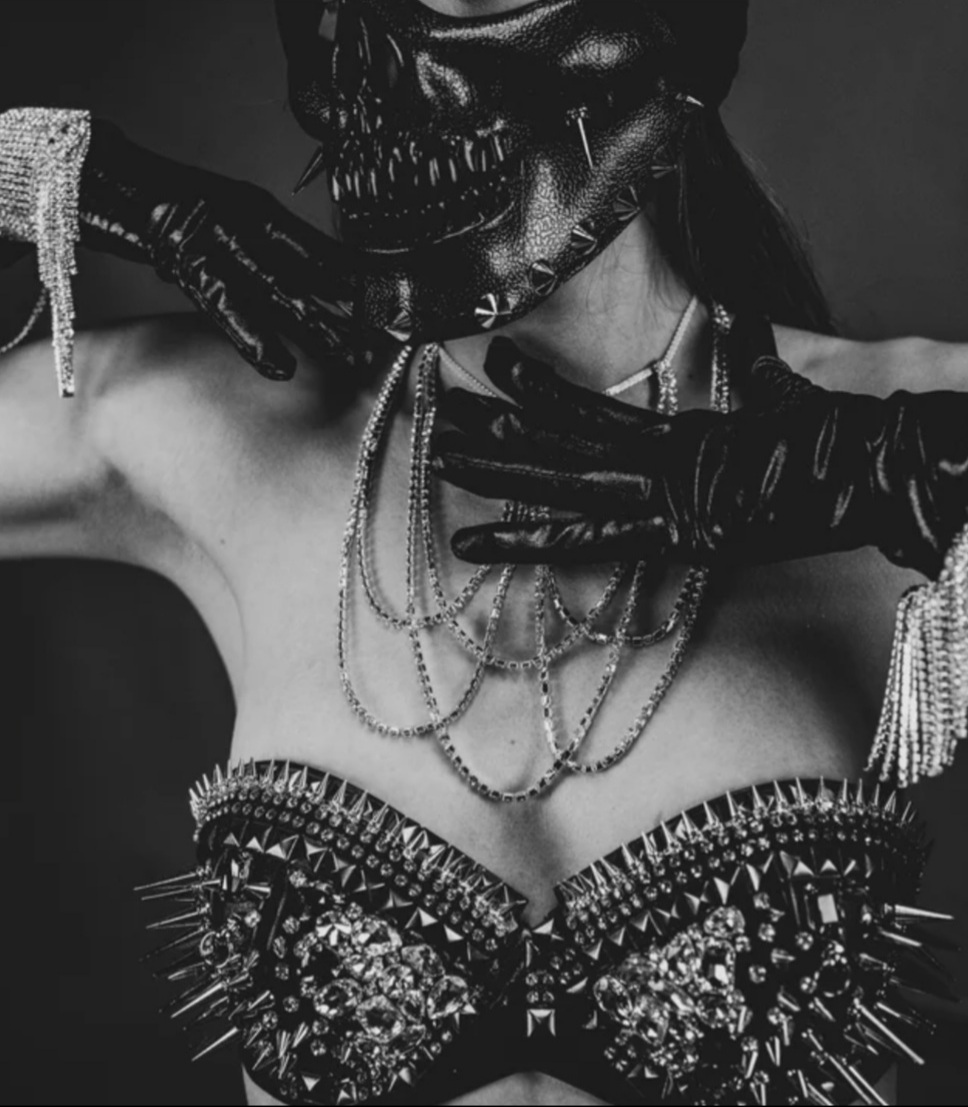 OffrouteArt's tweet photo. "Vanity" by Meredith Bass is available now! This piece is currently on display at KSD + The Radio Room in Pittsburgh. Remember- the Offroute Pop-UP // Old People Dance Party is 2/25 from 6-9pm. Check out the art, listen to some throwbacks, and more! See you there! https://t.co/z85yQzzWaq