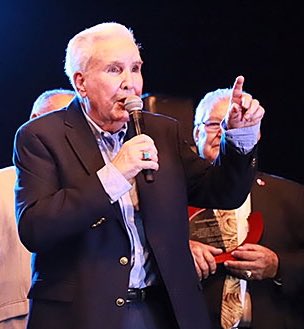 DalmauSenador's tweet photo. Mi más sentidas condolencias a la familia de un gran servidor público, desde la legislatura municipal de Carolina ayudó a forjar esta gran ciudad de gigantes y siempre en defensa del Estado Libre Asociado. 

Descanse en paz Don Reinaldo L. Castellanos Fernández. https://t.co/yoaHTiW2Kh