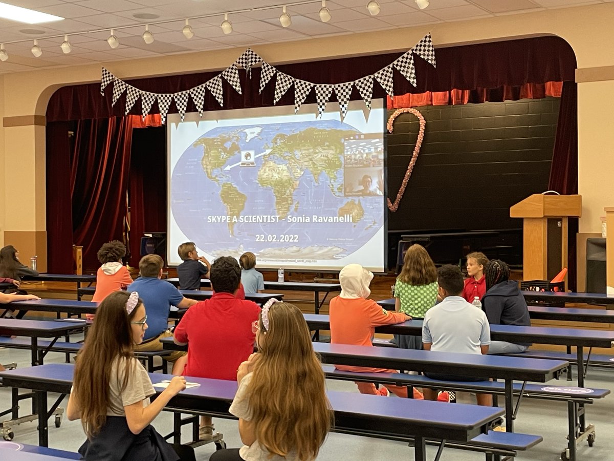 <a href="/MagnetOsceola/">@MyOMSK-8</a> Fifth Graders Skyped with a Scientist all the way from Italy today during #DLDaySDIRC! Biologist Sonia Romanelli discussed how the biology worms connected to their unit of study. #FCITL #DLDay