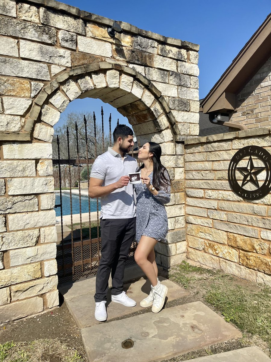 annnalisaaa's tweet photo. You + Me = 3 🤍

Our greatest blessing due August 2022. https://t.co/cvZ3kFGjD3