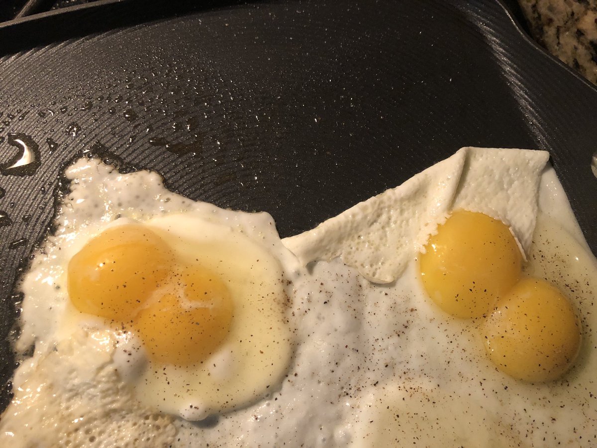 jcoburn80's tweet photo. Here’s something for the news at 4…

This morning I’m making eggs. Crack 1 egg, there’s twins. Crack the 2nd egg, twins again 😱 Now that’s a palindrome for you! 2 sets of twin yolks on 2/22/22! 

@Stewartmoore @JimPayneWESH @WESH2SummerK @WESH @MImperatoWESH @EricBurrisWESH https://t.co/3DSosJ8186