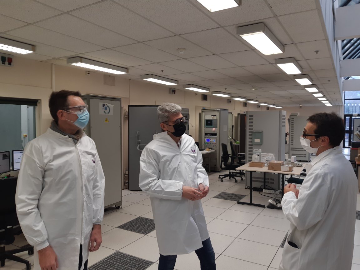ChGeourjon's tweet photo. Visite IFPEN_Lyon, des échanges très riches avec Mme @CecileBarrere et ses équipes. L’#IFPEN est un acteur important de l’#innovation en @auvergnerhalpes. Il met au service des start-up et TPE/PME ses compétences technologiques et savoir-faire industriel. #Relocalisation https://t.co/l1WRMqMXuU