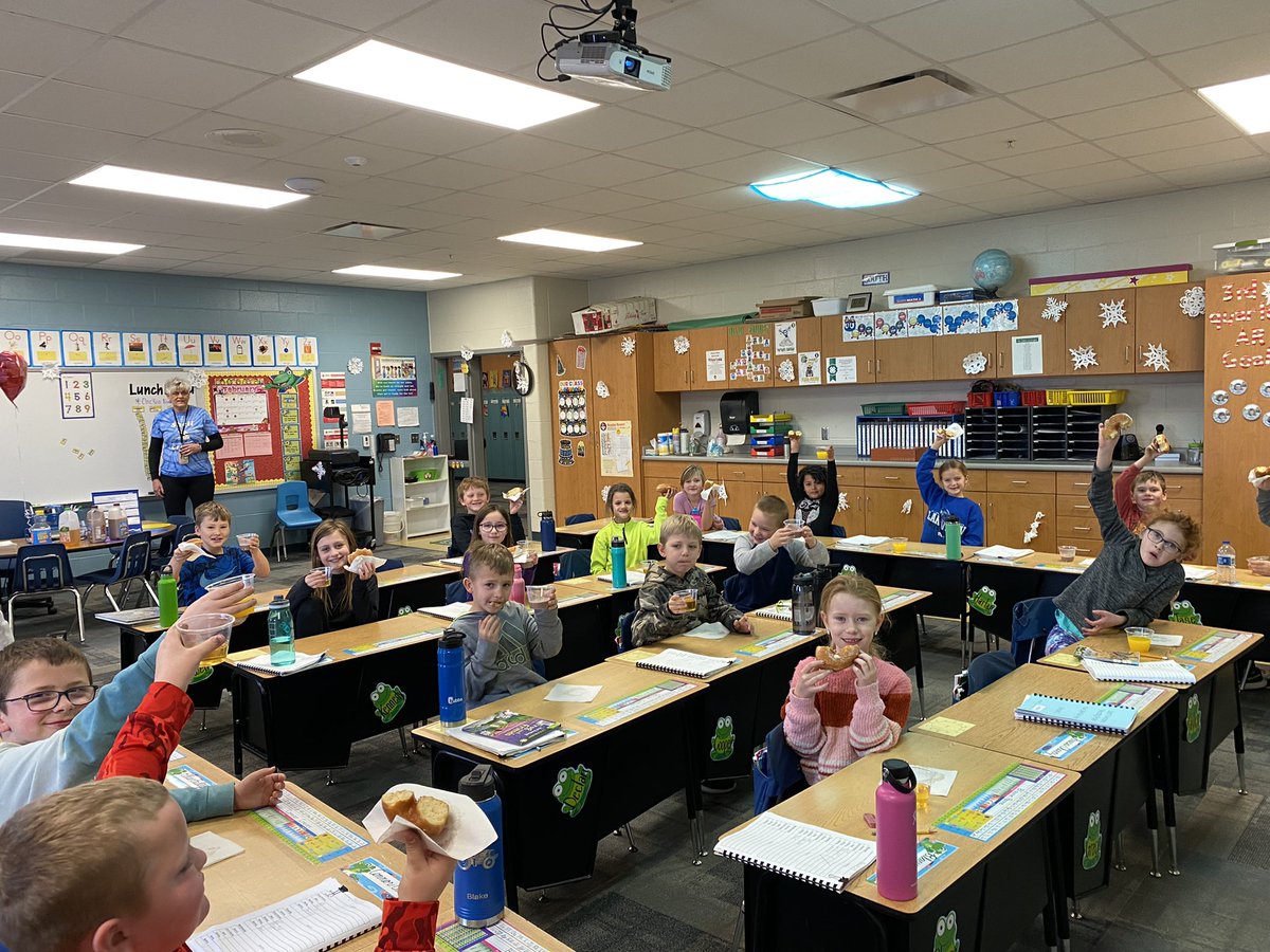 When your teacher’s birthday is 2-22-22! 🍩 <a href="/ShellCreekVikes/">LCS Shell Creek Elementary</a> #lakeviewvikes