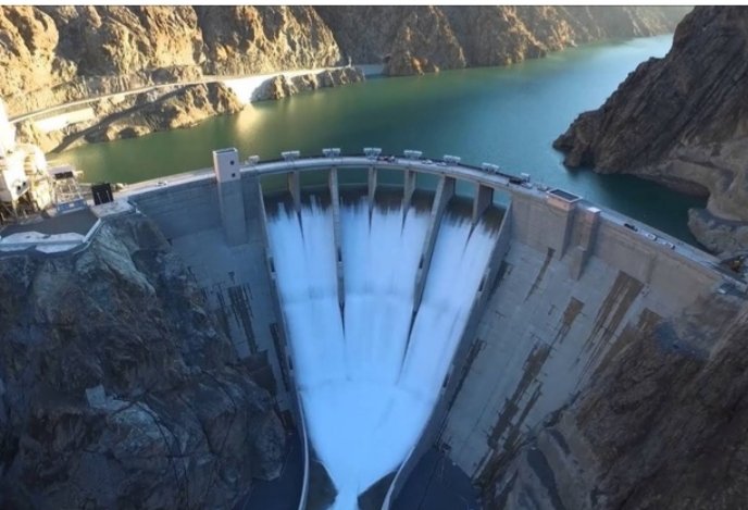 Maddeyle tatmin arzusu, 
tuz yalayan insanın amansız susuzluğu...