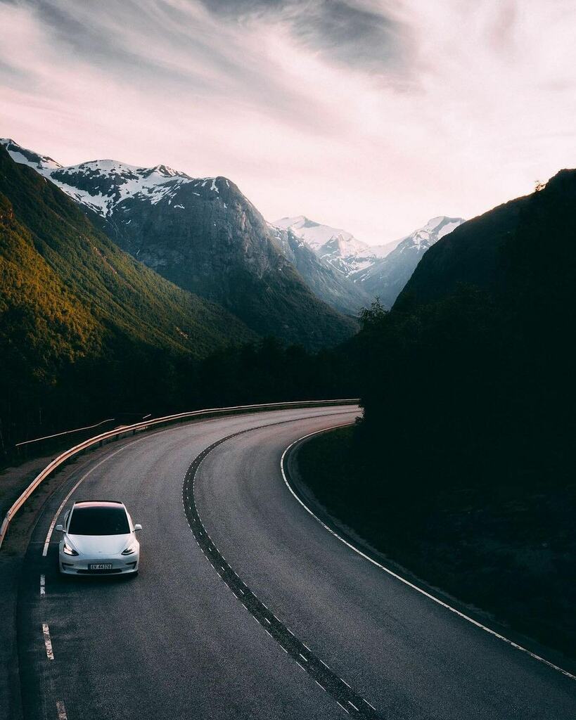 The Tesla Hub tweet media