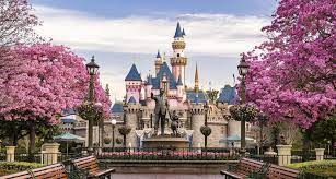 KWadleightl's tweet photo. #Anaheim California has a great many Hotels, Motels, &amp; Inns to choose from.  For individuals looking for more economical places to stay in #Anaheim, whether it be for a short weekend trip. https://t.co/fHX41vkt7G