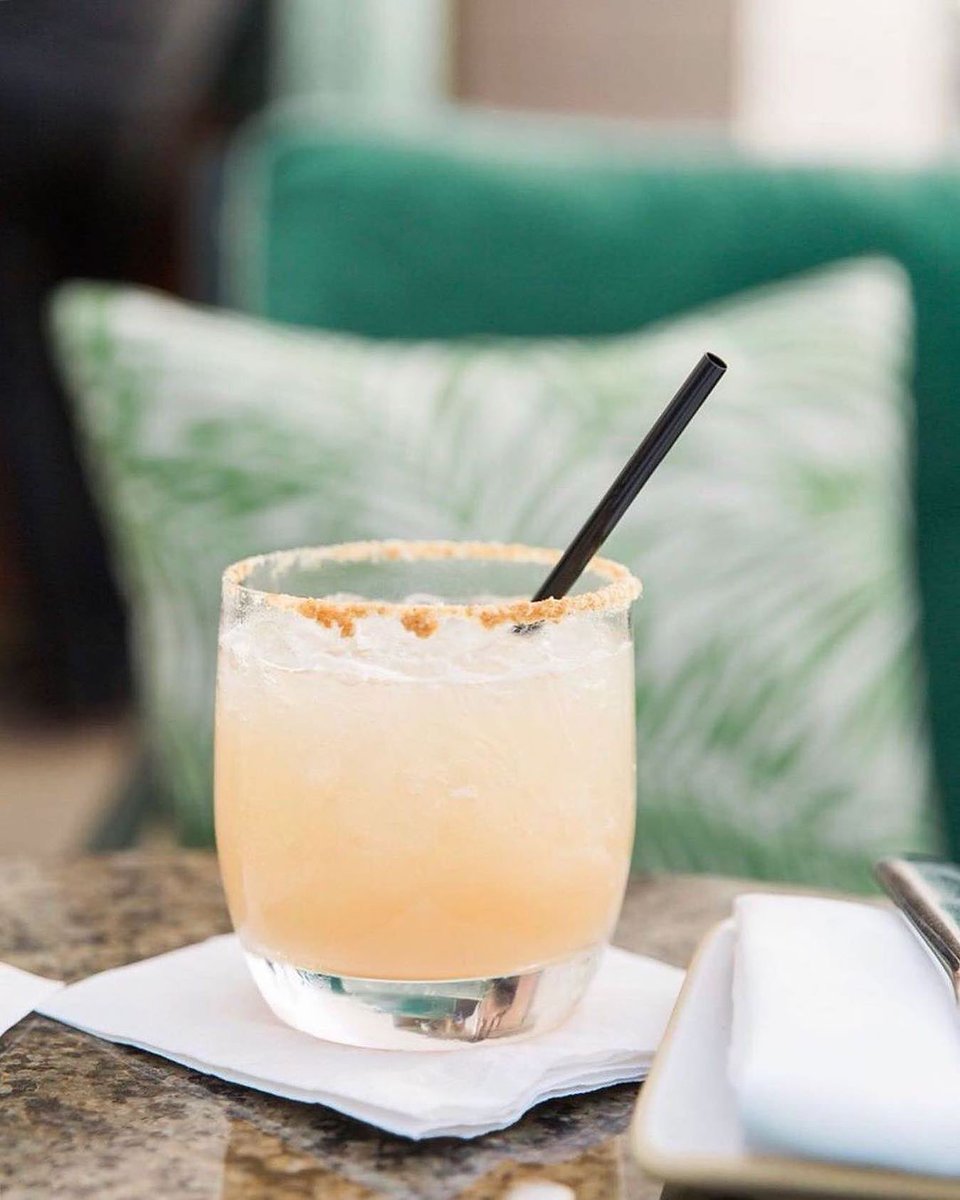 Sip sip hooray, it’s #NationalMargaritaDay! How are we celebrating? A #TasteOfWaldorf at @TheRooftopbyJG featuring their mouth watering Ginger Margarita.