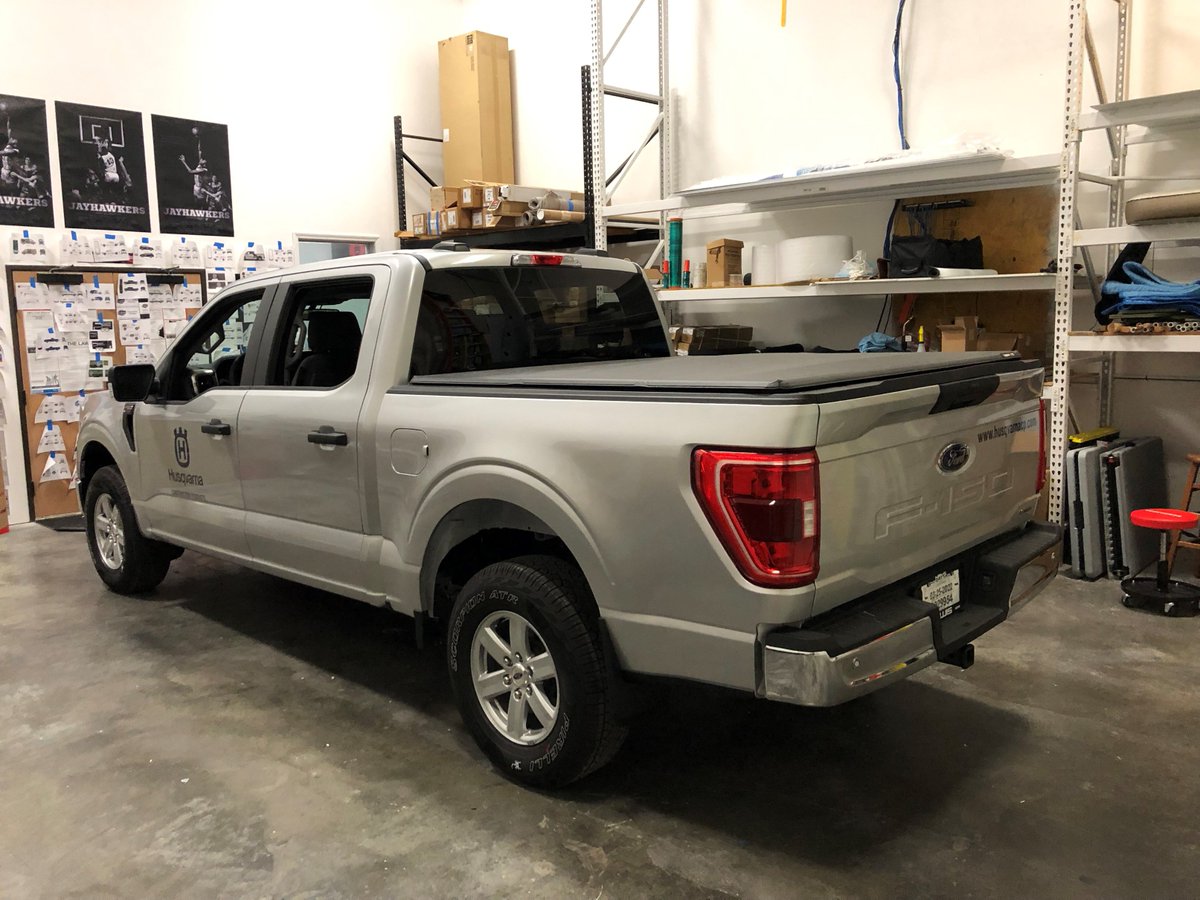 SpeedproShawnee's tweet image. Finished up this complete color change from white. ● Call SpeedPro Shawnee (913) 441-7955 for a free estimate! Completed jobs at: on.fb.me/1L2zIpg #VehicleGraphics #MobileGraphics #LargeFormatGraphics #BestROI