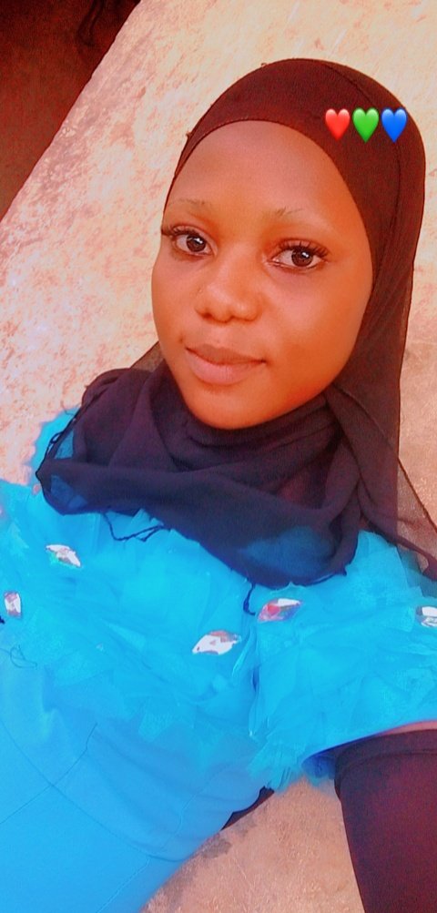 Bharsol_23's tweet photo. Happy😊😊 girl🧕🧕
Even if nah small,I fine🙈🙈🙈
#Basol
#TachaTitans FAM https://t.co/CwOWQxCZks