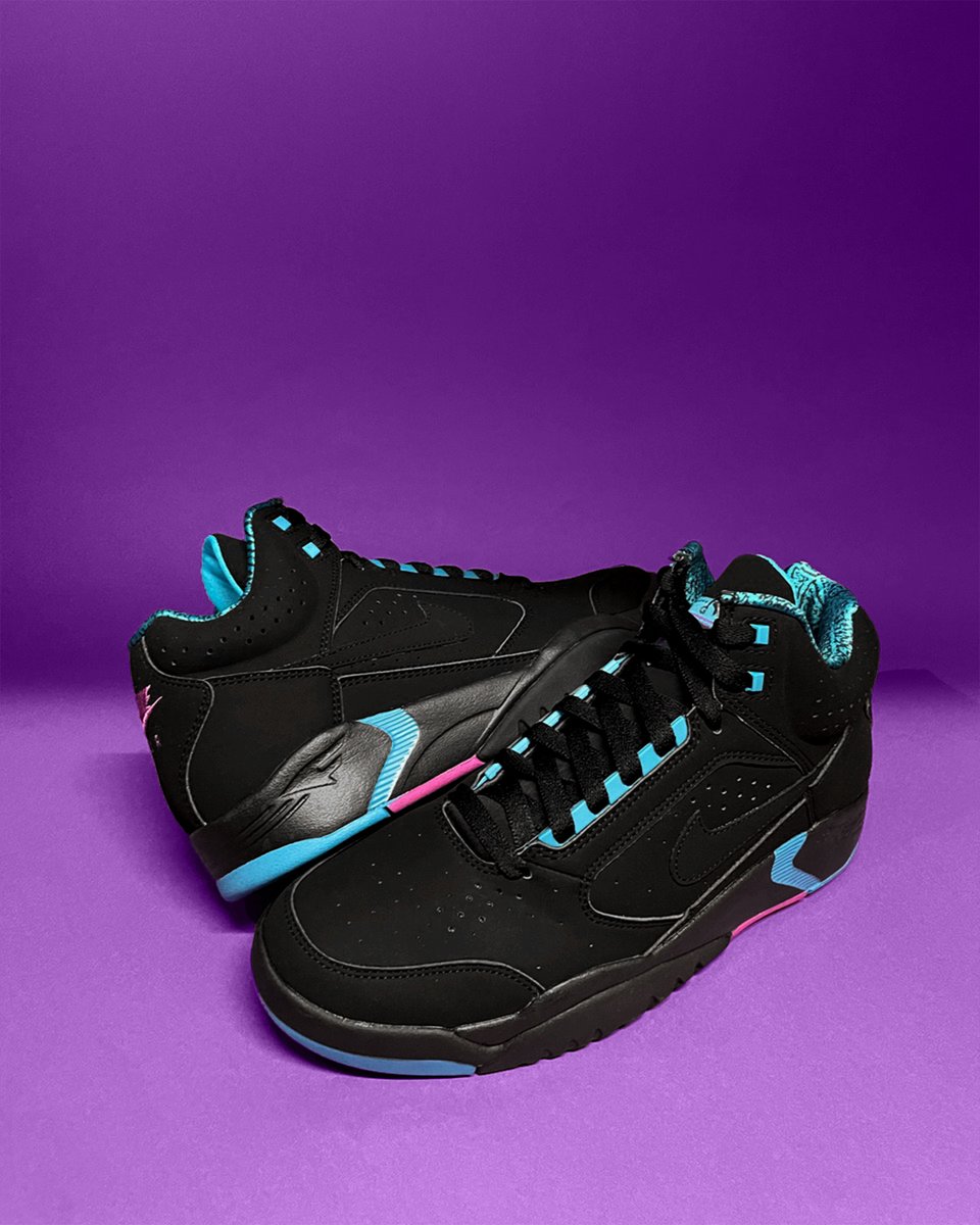 Take a trip down crossover lane with the Nike Air Flight Lite Mid, the '90s hoops shoe that ruled both the b-ball court and the big screen. 

bit.ly/3HaAbWw