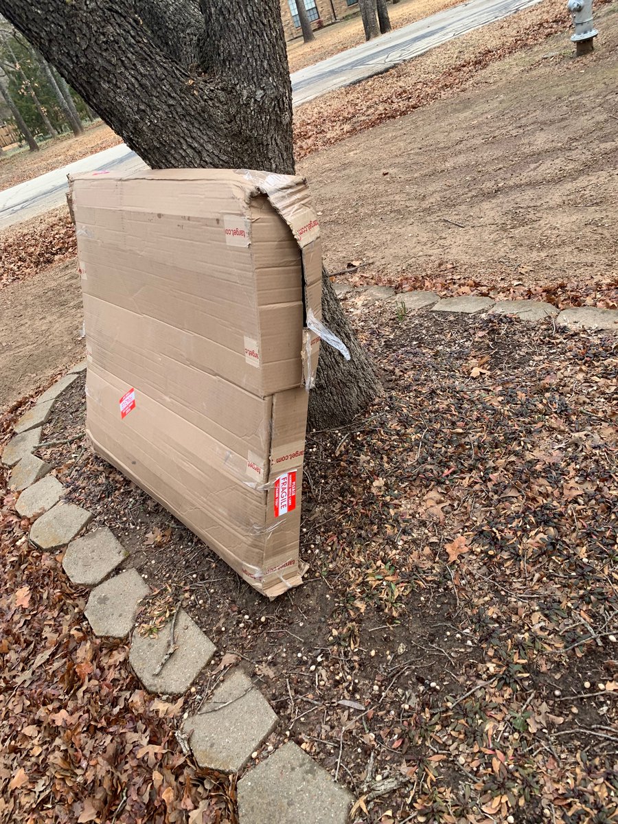 ndh9820's tweet photo. @FedEx @FedExHelp @FedExEurope I am so tired of it. Everyone needs to know how terrible you are. Everytime. Just put my package on my porch. Why do you continue to do this. How do you even stay in business? I’ve complained on deaf ears for so long https://t.co/zxw1xkTTI7