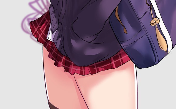 ふとももはこちら... 