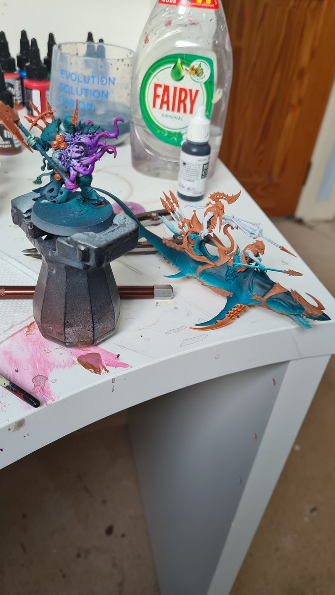 DaveSmythPaints's tweet photo. Wip from the deep blue sea. #maggotkin #idoneth #allopex #ageofsigmar https://t.co/PewSN0J3zV